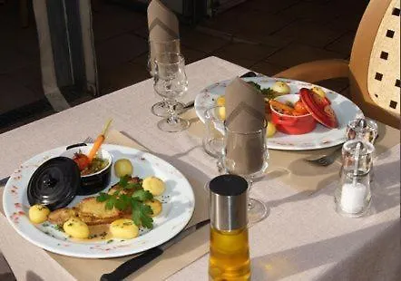 Le Grand Hotel Aups 2*,