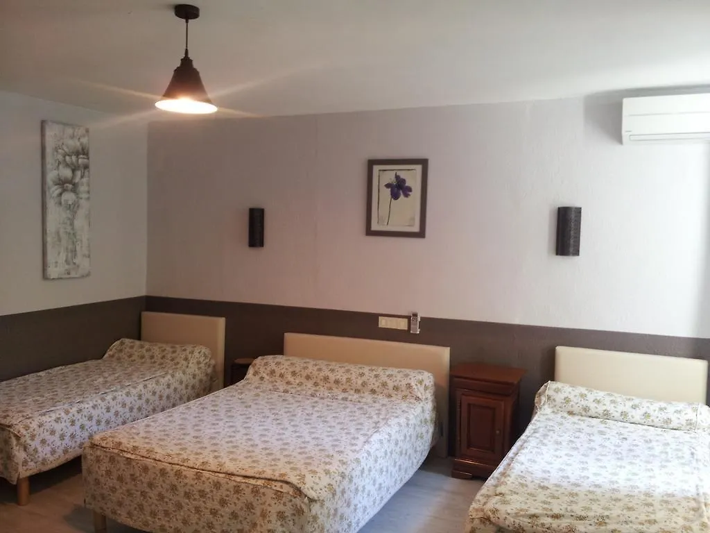 Le Grand Hotel Aups 2*,  France